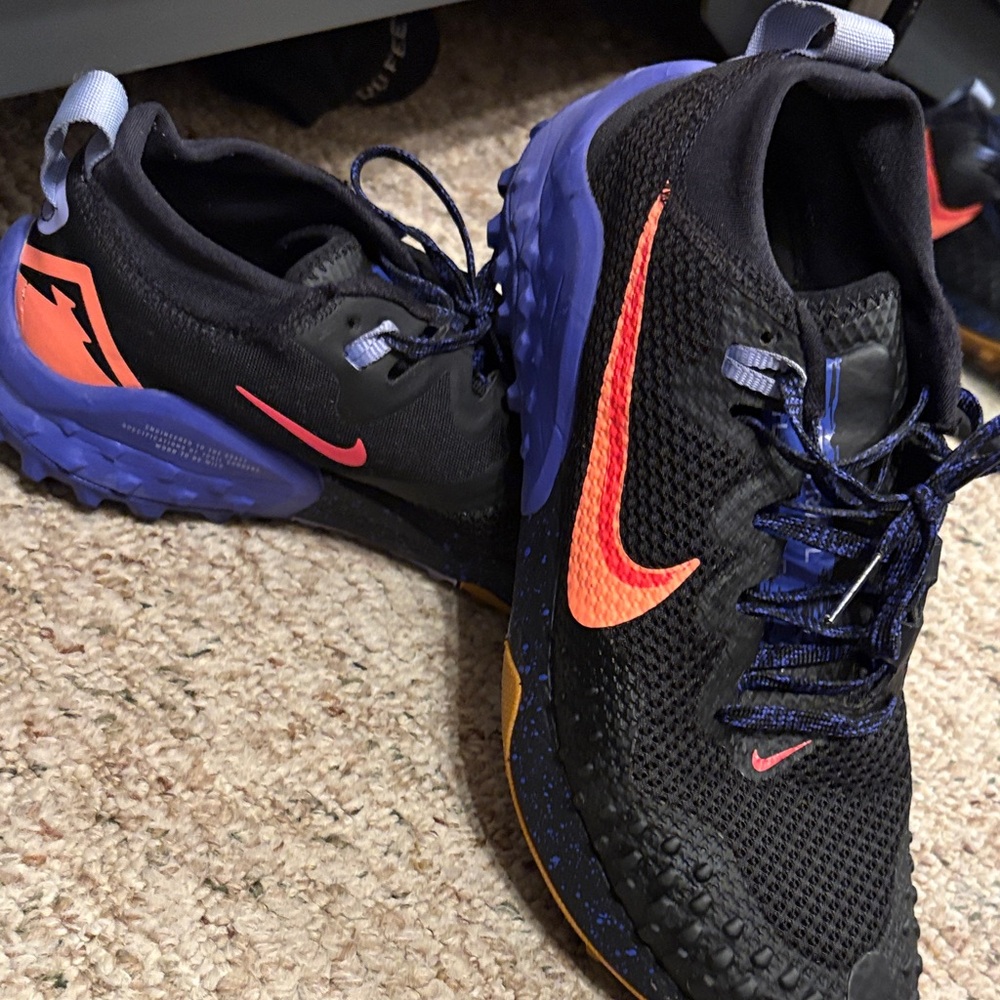 Nike Wild horse 7 Black and Bright Orange Trail Shoes